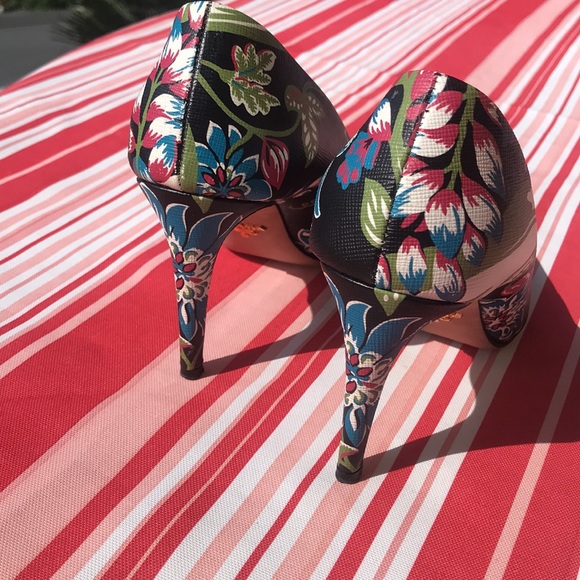 PRADA floral pointed toe pumps - Picture 2 of 8